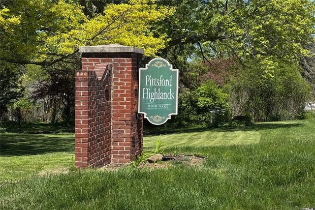 18 High Hill Drive, Pittsford, NY 14534