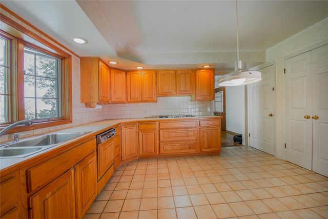 18 High Hill Drive, Pittsford, NY 14534