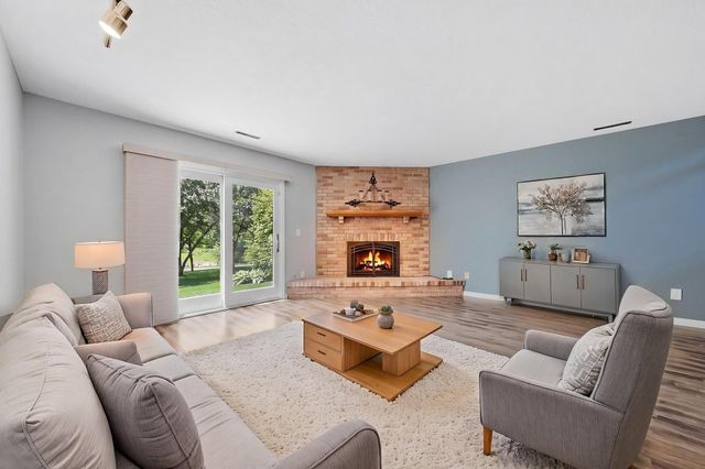14917 45th Avenue N, Plymouth, MN 55446
