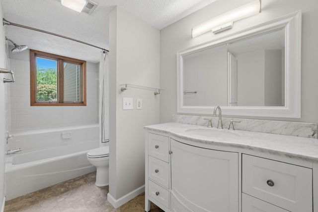 14917 45th Avenue N, Plymouth, MN 55446