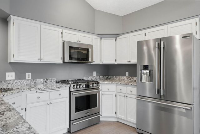 14917 45th Avenue N, Plymouth, MN 55446