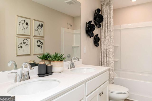 537 Raelyns Way, Loganville, GA 30052