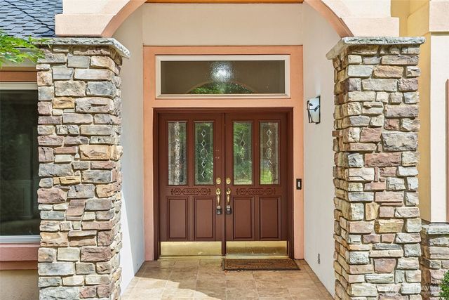 16580 SE 58th Place, Bellevue, WA 98006