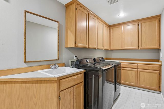 16580 SE 58th Place, Bellevue, WA 98006