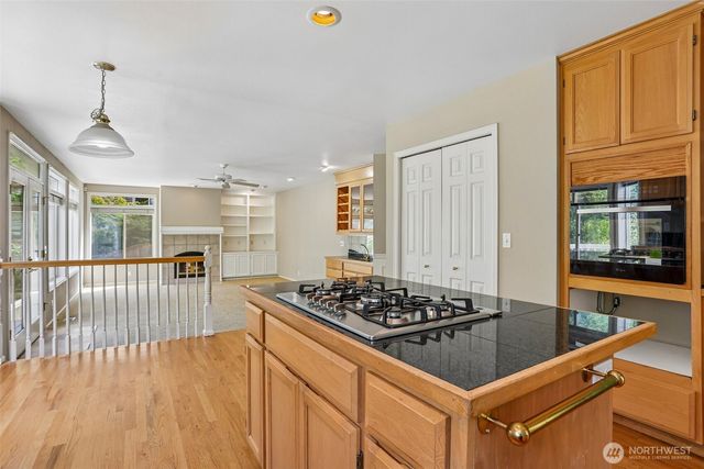 16580 SE 58th Place, Bellevue, WA 98006