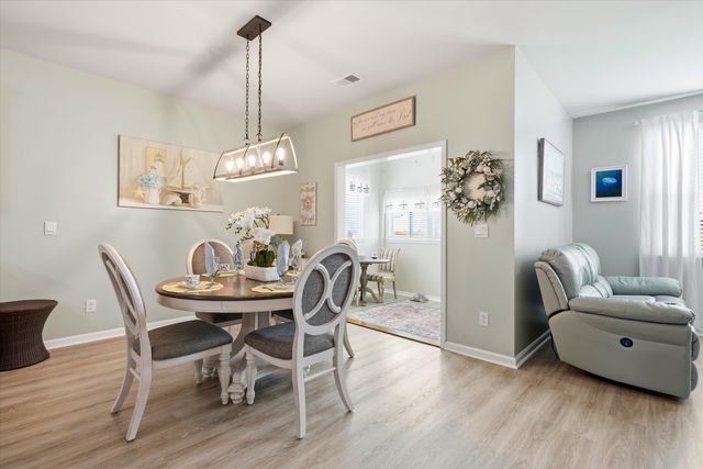 423 Lake Ridge Boulevard, Summerville, SC 29486
