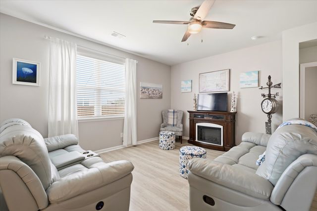 423 Lake Ridge Boulevard, Summerville, SC 29486