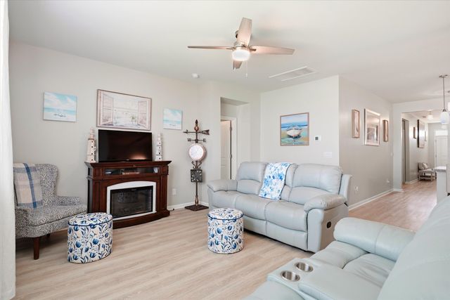 423 Lake Ridge Boulevard, Summerville, SC 29486