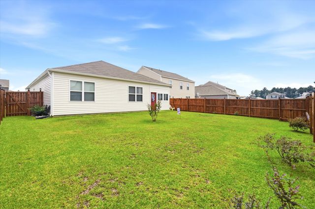 423 Lake Ridge Boulevard, Summerville, SC 29486