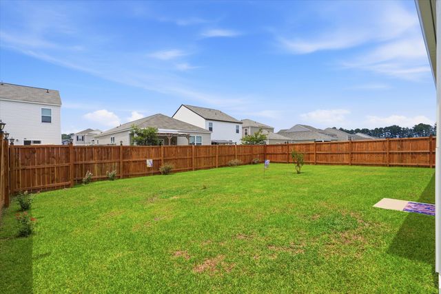 423 Lake Ridge Boulevard, Summerville, SC 29486