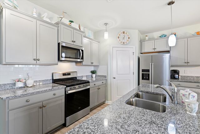 423 Lake Ridge Boulevard, Summerville, SC 29486