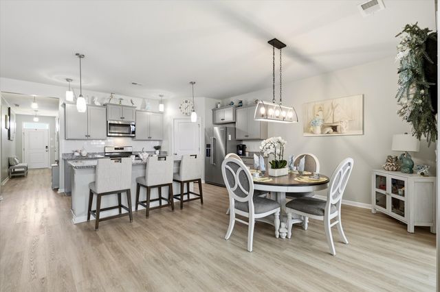 423 Lake Ridge Boulevard, Summerville, SC 29486