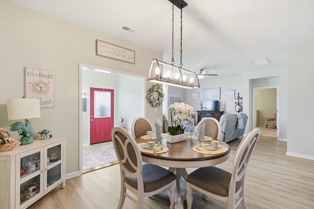 423 Lake Ridge Boulevard, Summerville, SC 29486