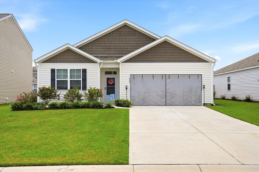 423 Lake Ridge Boulevard, Summerville, SC 29486