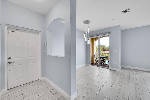 150 Jacaranda Country Club Dr 200, Plantation, FL 33324