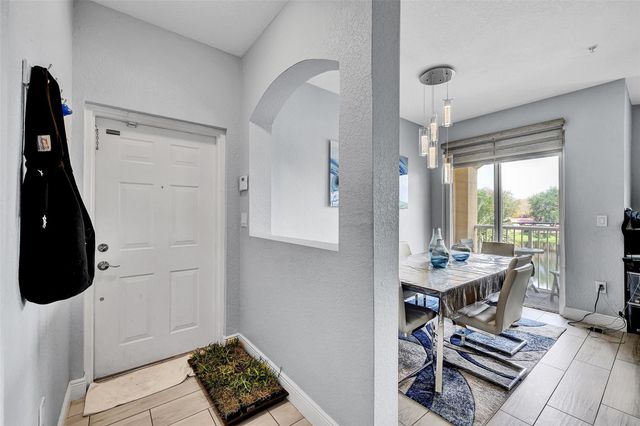 150 Jacaranda Country Club Dr 200, Plantation, FL 33324