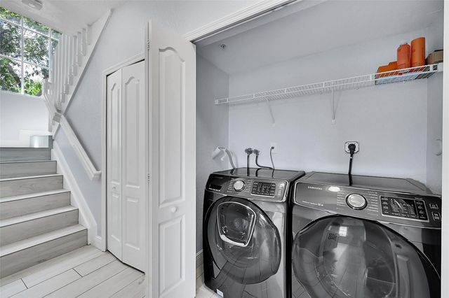 150 Jacaranda Country Club Dr 200, Plantation, FL 33324