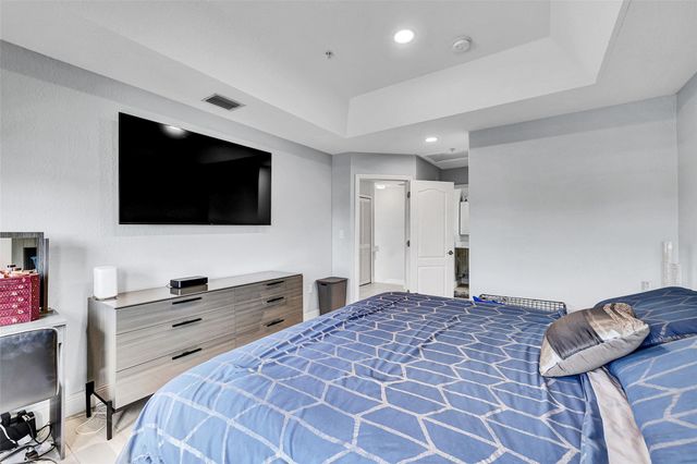 150 Jacaranda Country Club Dr 200, Plantation, FL 33324