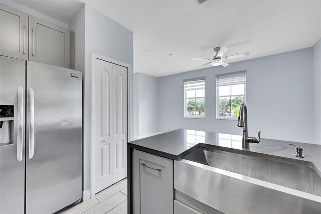 150 Jacaranda Country Club Dr 200, Plantation, FL 33324