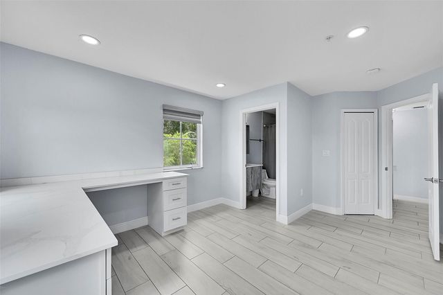 150 Jacaranda Country Club Dr 200, Plantation, FL 33324