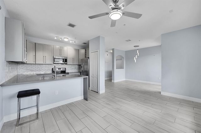 150 Jacaranda Country Club Dr 200, Plantation, FL 33324