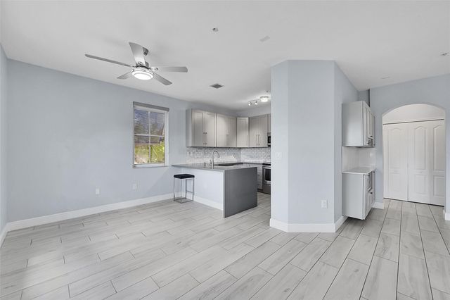 150 Jacaranda Country Club Dr 200, Plantation, FL 33324