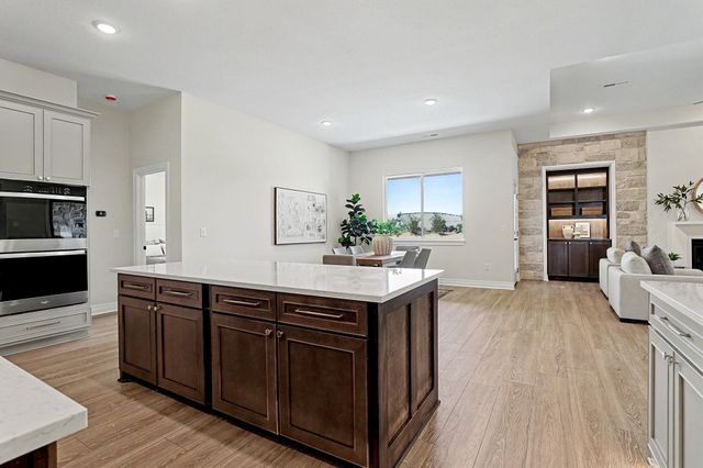 5275 N Eagle Crest St, Colwich, KS 67030