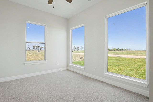 5275 N Eagle Crest St, Colwich, KS 67030