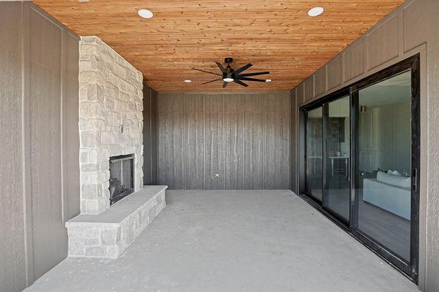 5275 N Eagle Crest St, Colwich, KS 67030