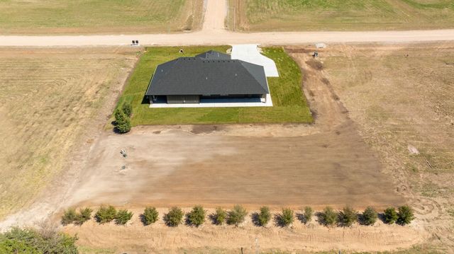 5275 N Eagle Crest St, Colwich, KS 67030