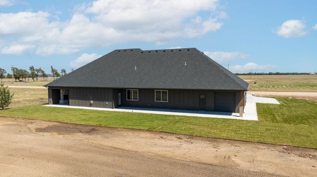 5275 N Eagle Crest St, Colwich, KS 67030