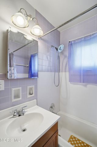 1221 Scott Street, Maumee, OH 43537