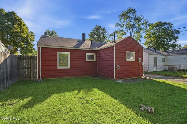 1221 Scott Street, Maumee, OH 43537