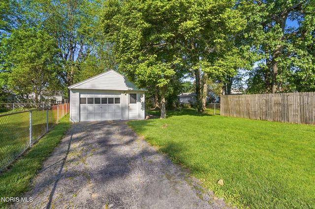 1221 Scott Street, Maumee, OH 43537