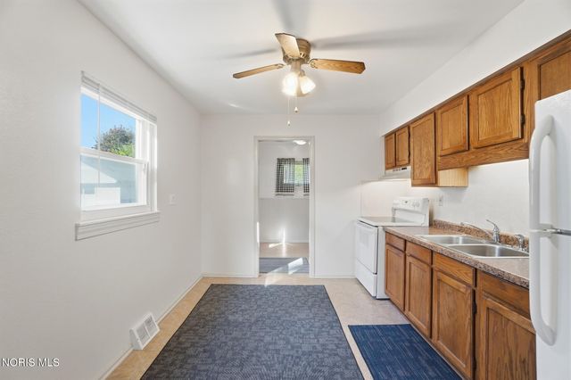 1221 Scott Street, Maumee, OH 43537
