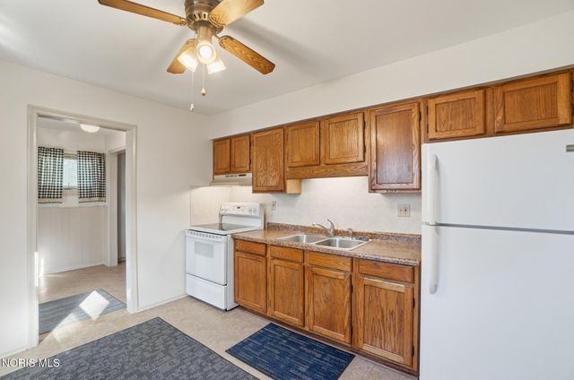 1221 Scott Street, Maumee, OH 43537