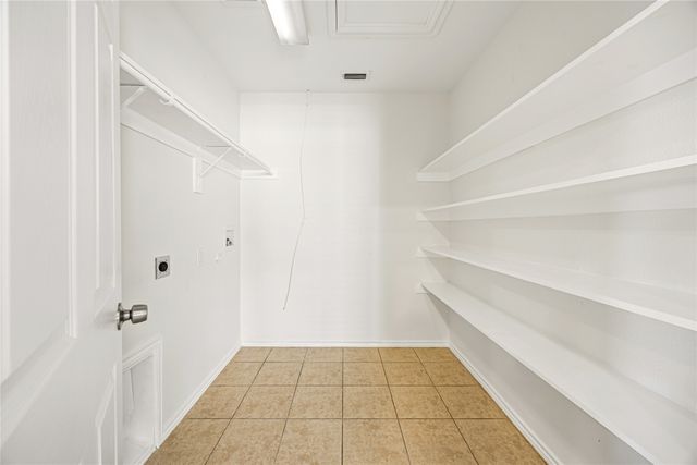 1712 Ironworks Drive, Dallas, TX 75253