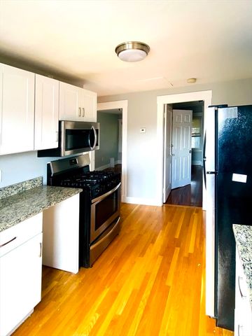 3 Raymond Rd 3, Salem, MA 01970
