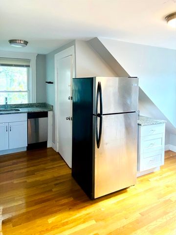 3 Raymond Rd 3, Salem, MA 01970