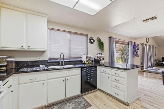 1980 Pebblewood Drive, Sacramento, CA 95833