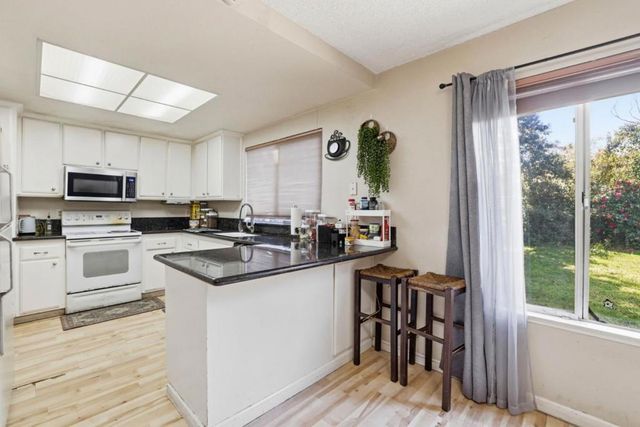 1980 Pebblewood Drive, Sacramento, CA 95833