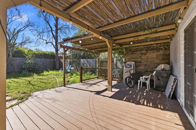 1980 Pebblewood Drive, Sacramento, CA 95833