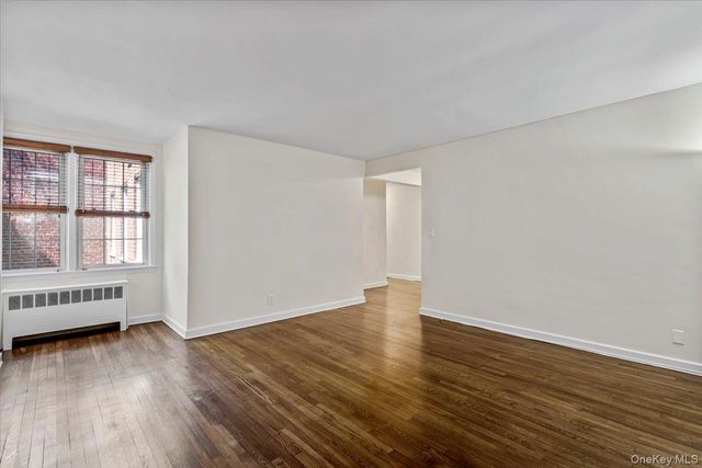 70 S Park Avenue 204, Rockville Centre, NY 11570