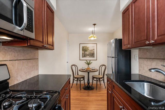 70 S Park Avenue 204, Rockville Centre, NY 11570