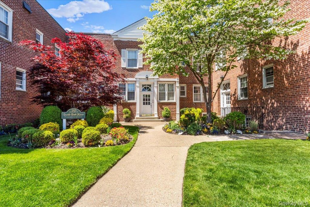 70 S Park Avenue 204, Rockville Centre, NY 11570