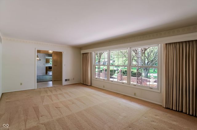 5459 Hedgerow Drive, Indianapolis, IN 46226