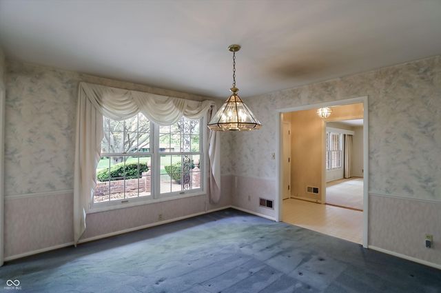 5459 Hedgerow Drive, Indianapolis, IN 46226