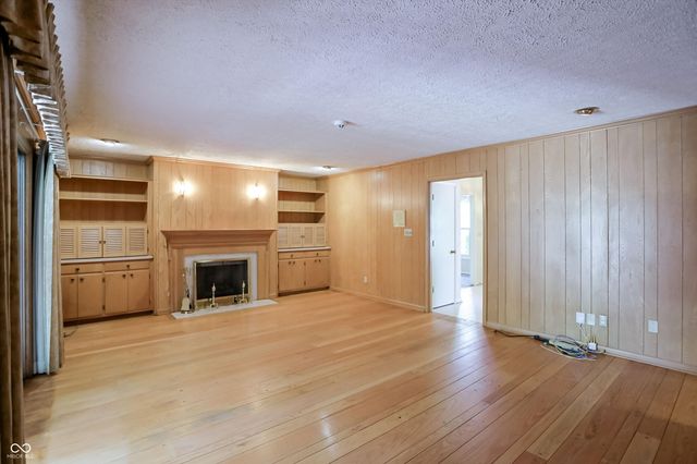 5459 Hedgerow Drive, Indianapolis, IN 46226