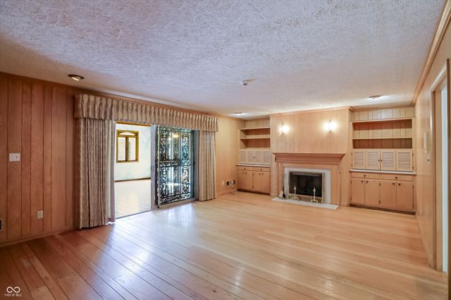 5459 Hedgerow Drive, Indianapolis, IN 46226