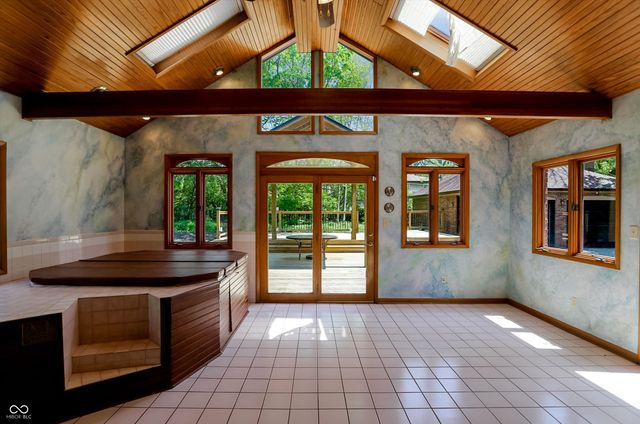 5459 Hedgerow Drive, Indianapolis, IN 46226